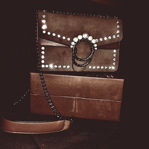NWOT Shoulder Handbang/Brown w/white Pearls